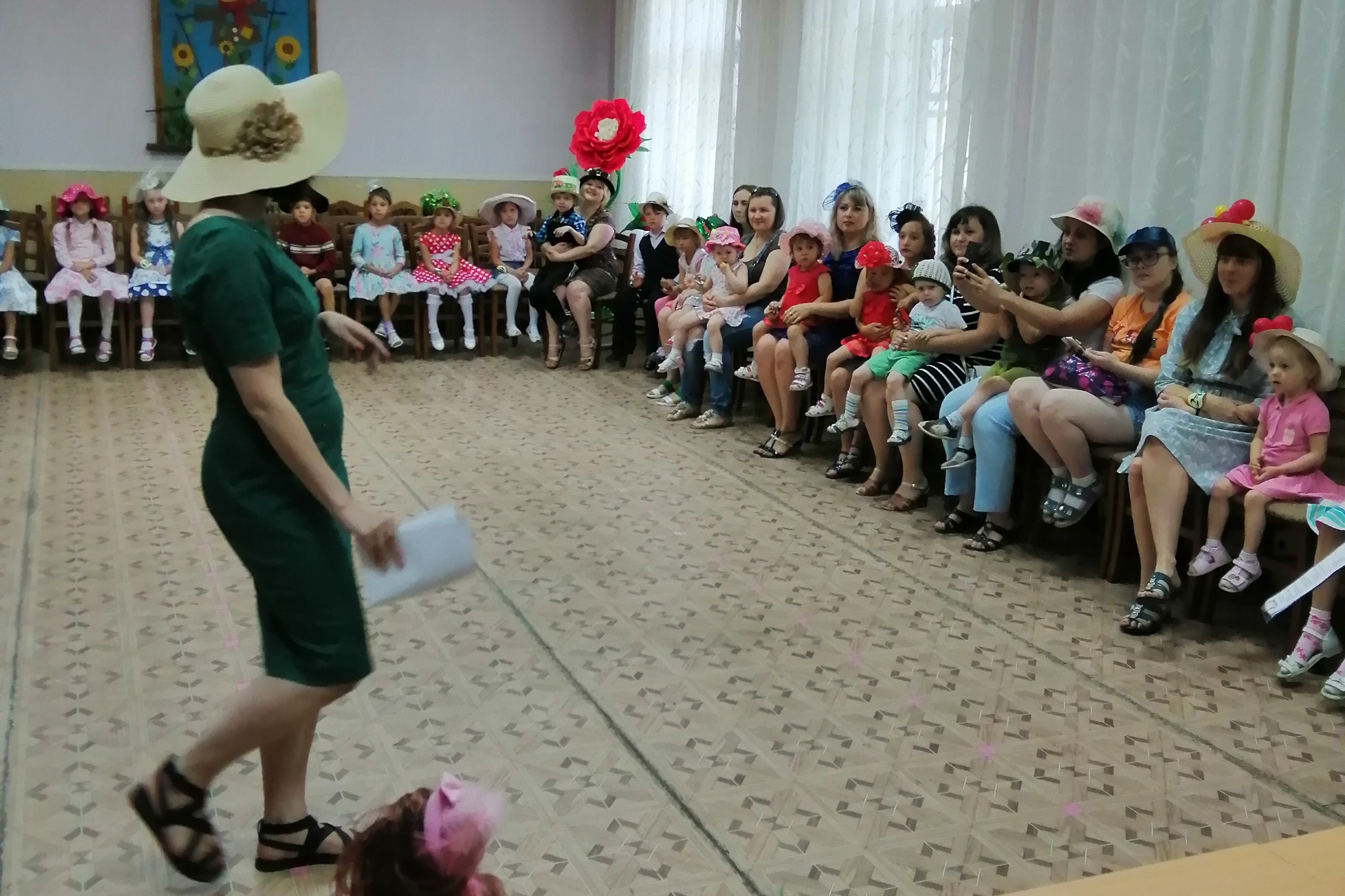 Показ шляп
